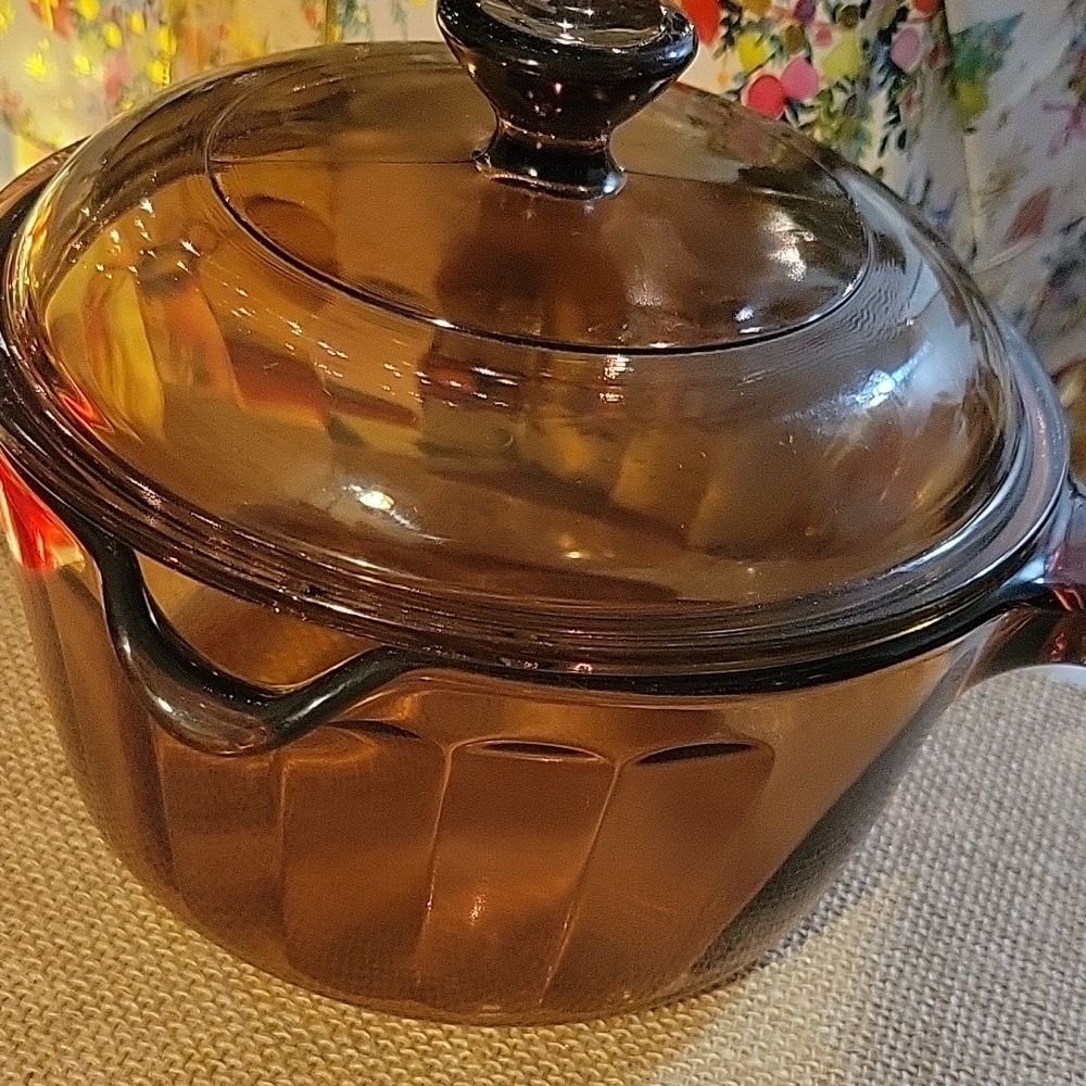 Visionware Corningware Glass Saucepan with spout and lid